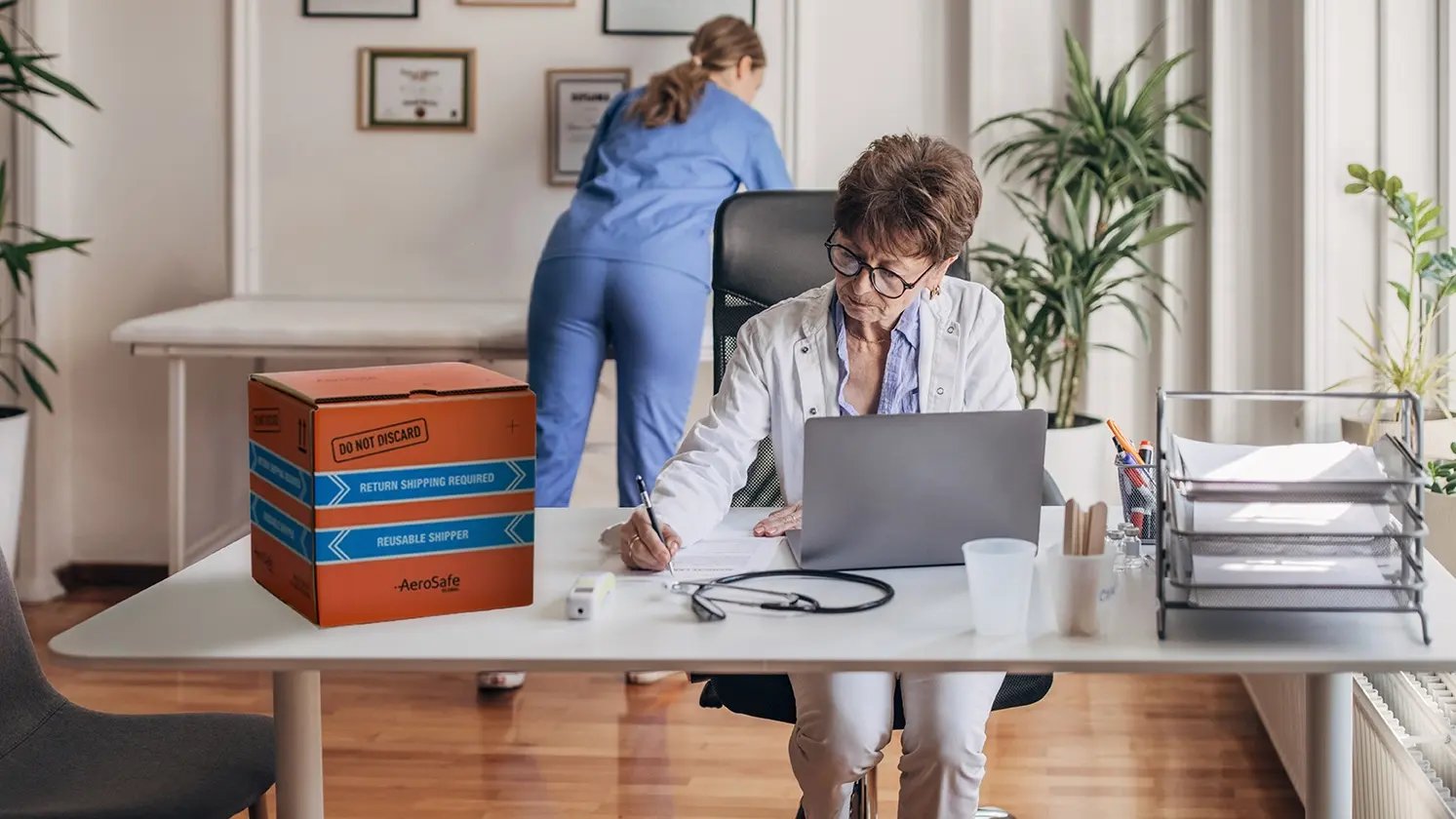 dr-office-with-AeroSafe-box